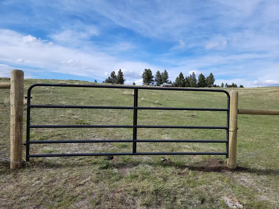 Montana ranch photo